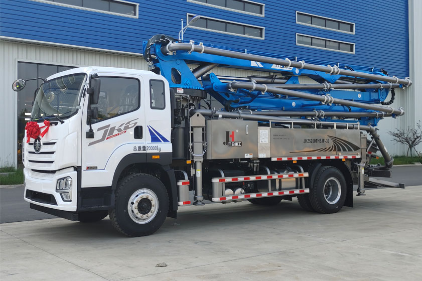 The process of the pump truck start off and construction