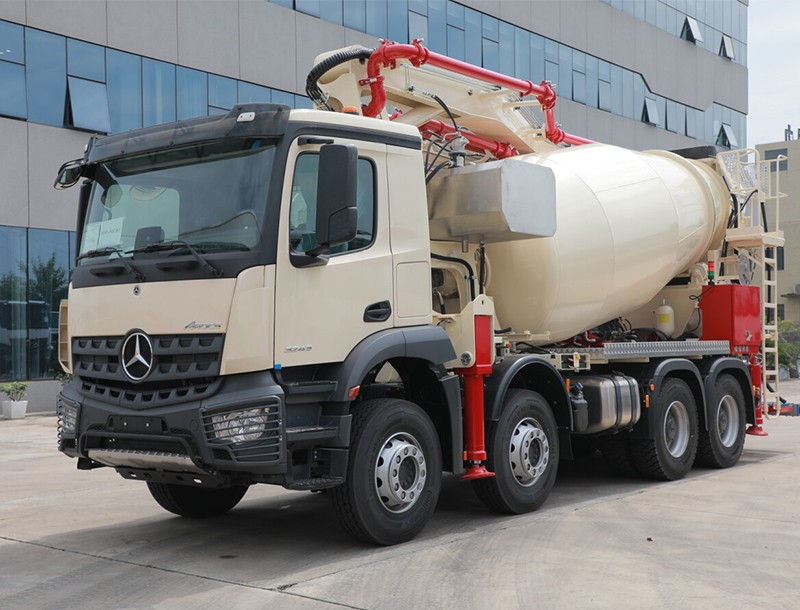 Maintenance of mixer truck in autumn