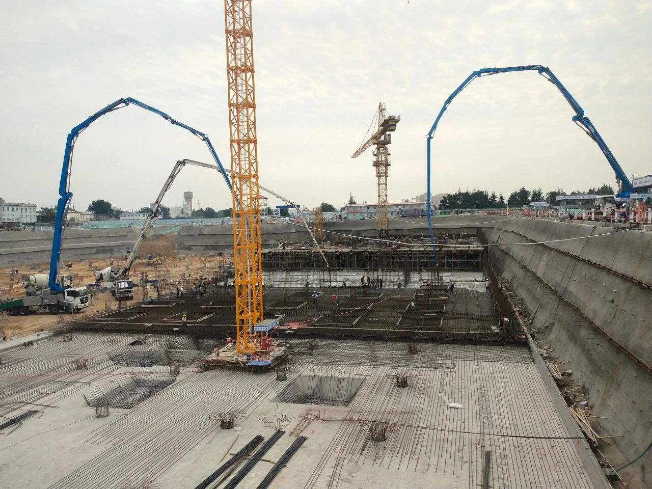 Key Factors to Consider When Buying a Concrete Pump Truck