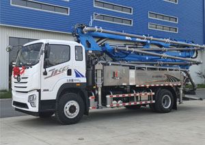 The process of the pump truck start off and construction