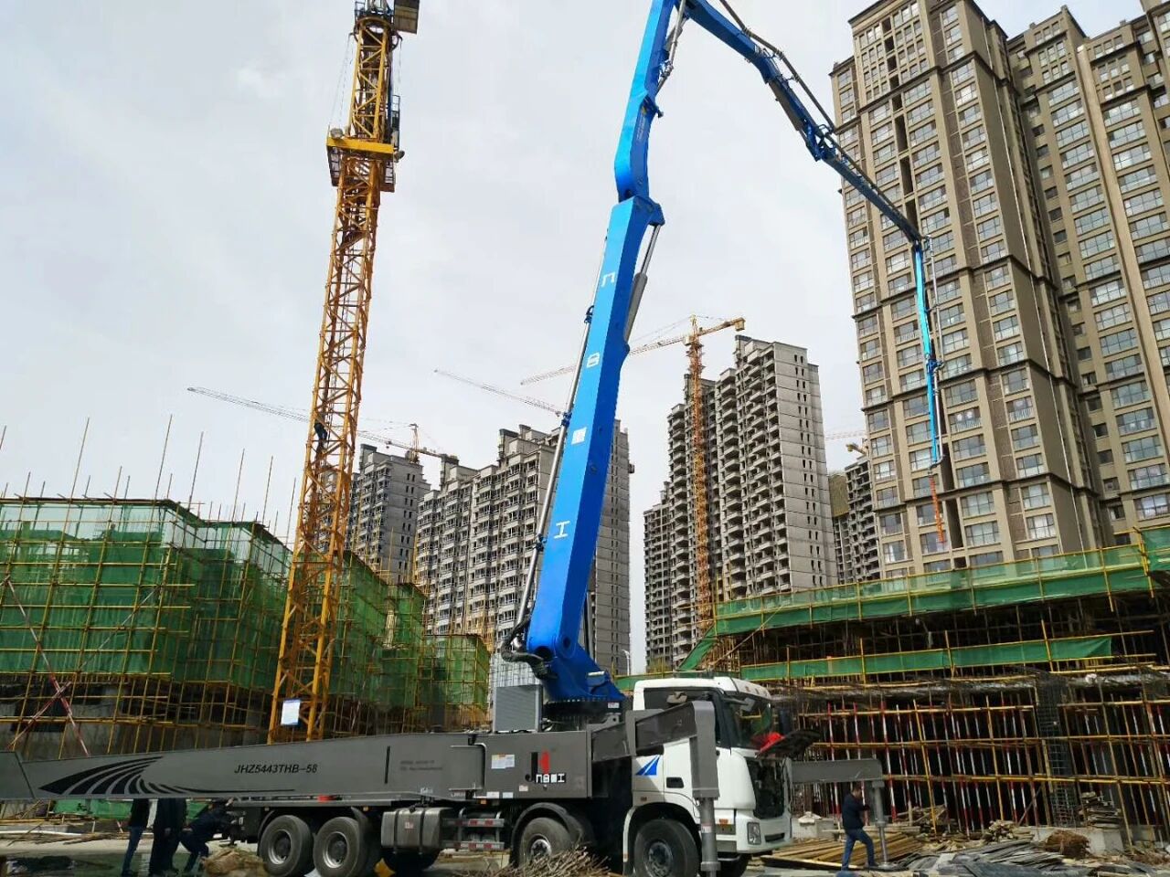 Key Factors to Consider When Buying a Concrete Pump Truck