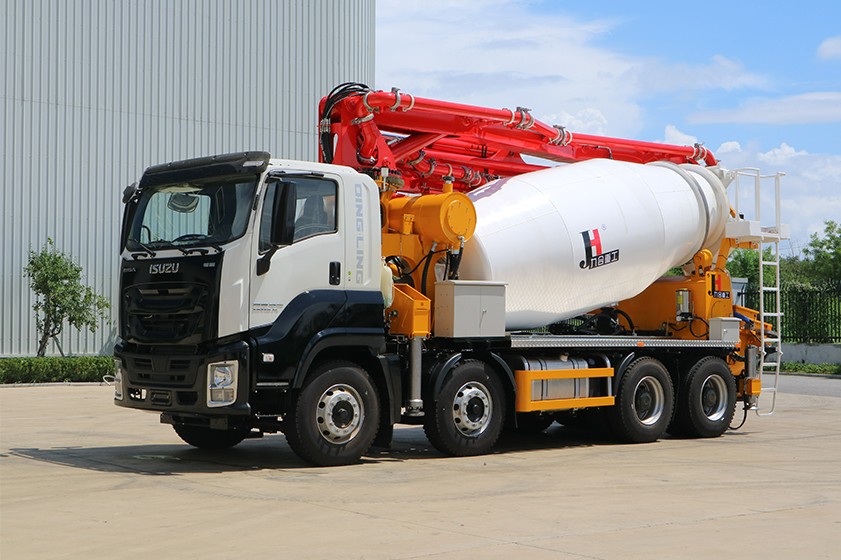 Maintenance of mixer truck in autumn